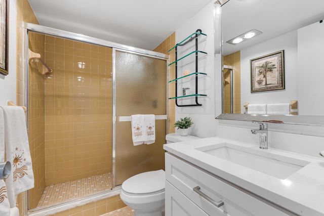 3499 Oaks Way 407, Pompano Beach, FL 33069