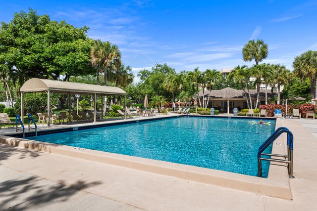 3499 Oaks Way 407, Pompano Beach, FL 33069