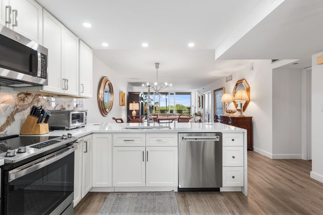 3499 Oaks Way 407, Pompano Beach, FL 33069