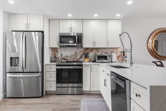 3499 Oaks Way 407, Pompano Beach, FL 33069