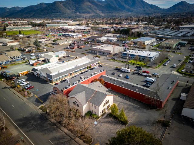 541 NE E Street, Grants Pass, OR 97526