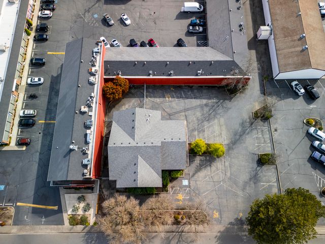 541 NE E Street, Grants Pass, OR 97526