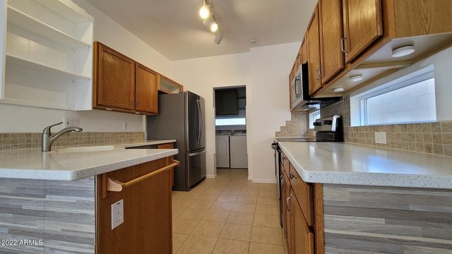 17606 N 17th Place 1033, Phoenix, AZ 85022