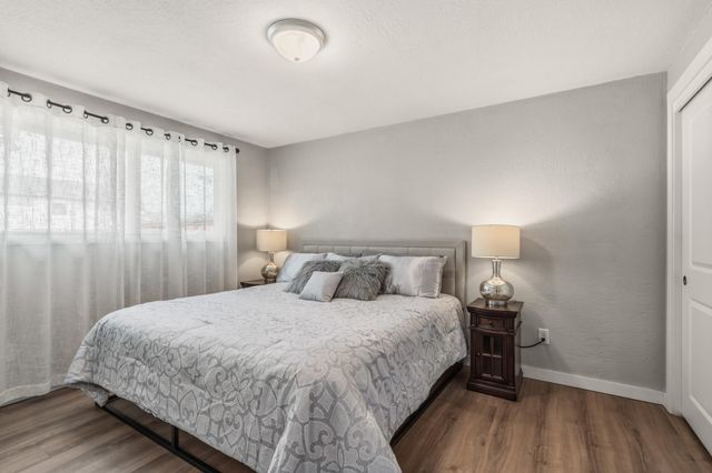 2423 Delta Waters Road, Medford, OR 97504