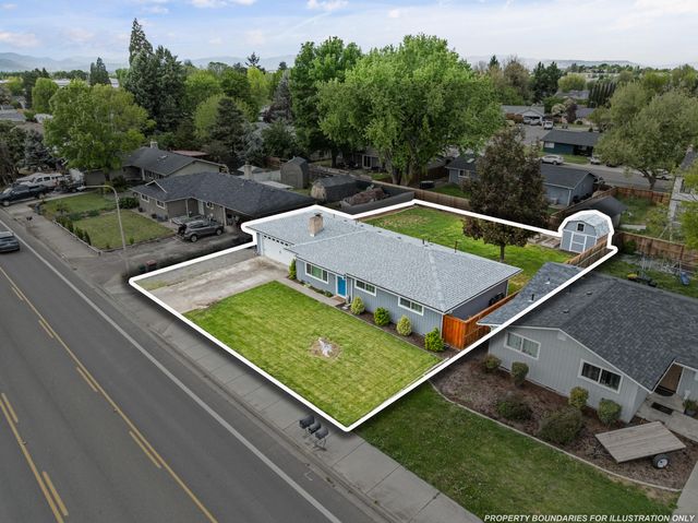 2423 Delta Waters Road, Medford, OR 97504