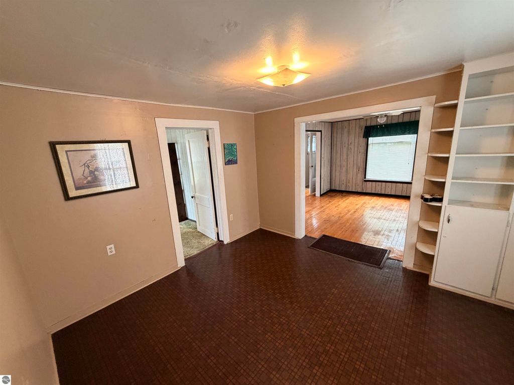 Image 11 of property listing at 1107 Michigan Avenue, Alma, MI 48801