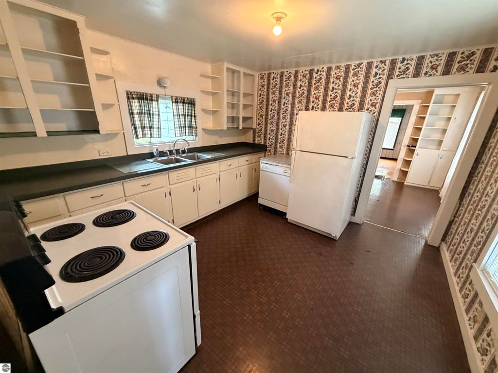 Image 13 of property listing at 1107 Michigan Avenue, Alma, MI 48801