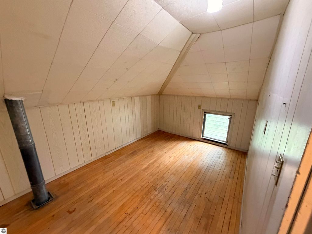 Image 20 of property listing at 1107 Michigan Avenue, Alma, MI 48801