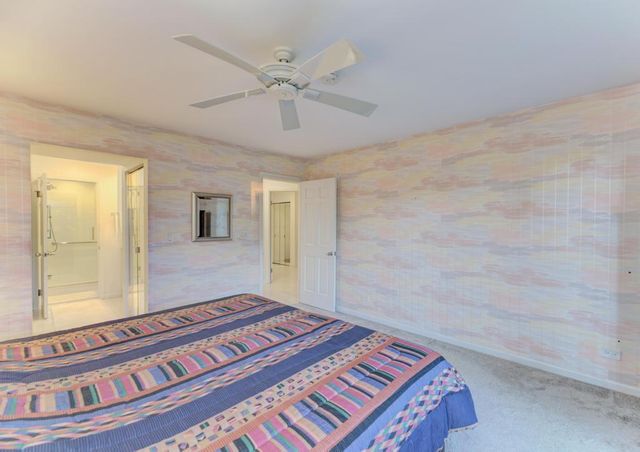 4000 Dundee Road 107, Northbrook, IL 60062