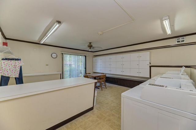 4000 Dundee Road 107, Northbrook, IL 60062
