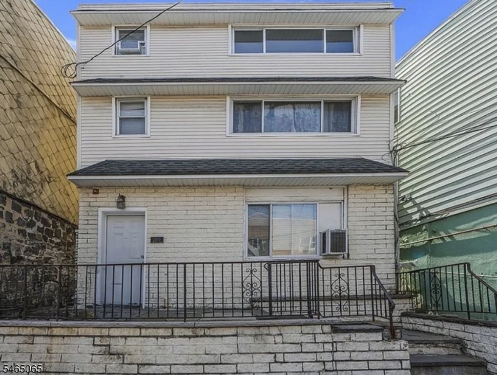 319 68Th St, Guttenberg Town, NJ 07093 — exterior
