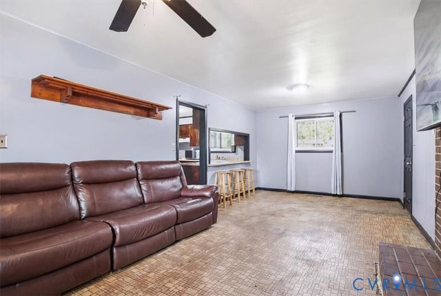 117 Homestead Dr, Colonial Heights, VA 23834