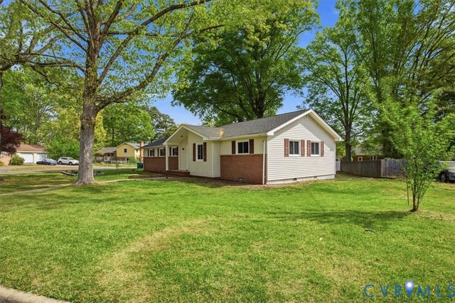 117 Homestead Dr, Colonial Heights, VA 23834