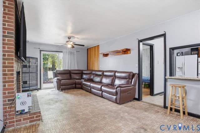 117 Homestead Dr, Colonial Heights, VA 23834
