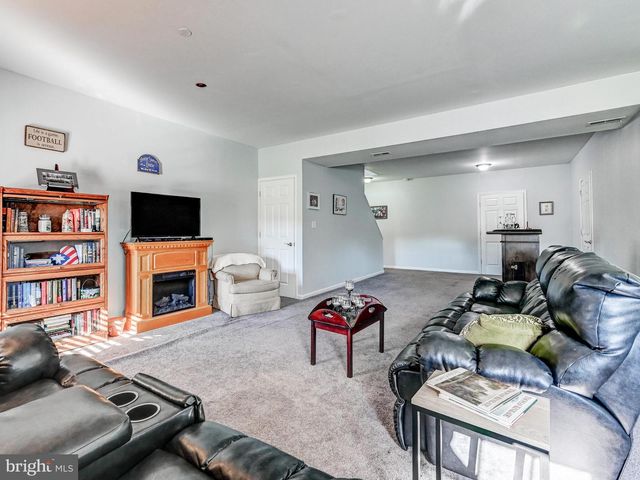 653 SUNGLOW DR, Shrewsbury, PA 17361