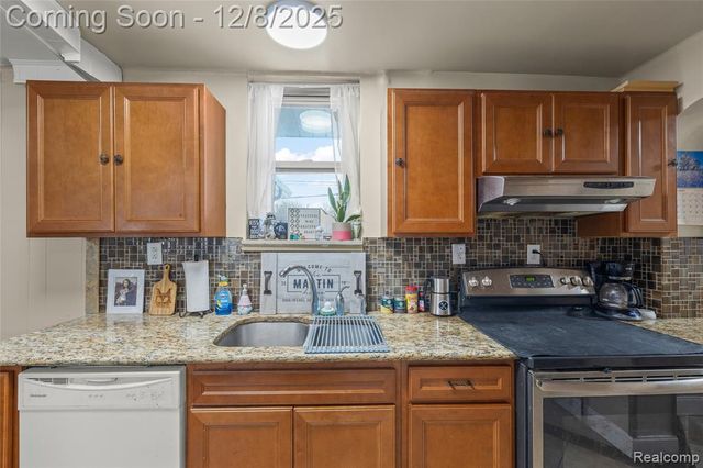 16000 S Huron River Drive, Romulus, MI 48174