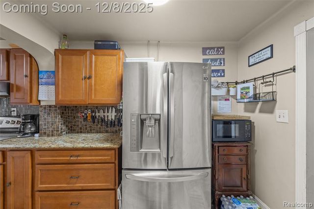 16000 S Huron River Drive, Romulus, MI 48174