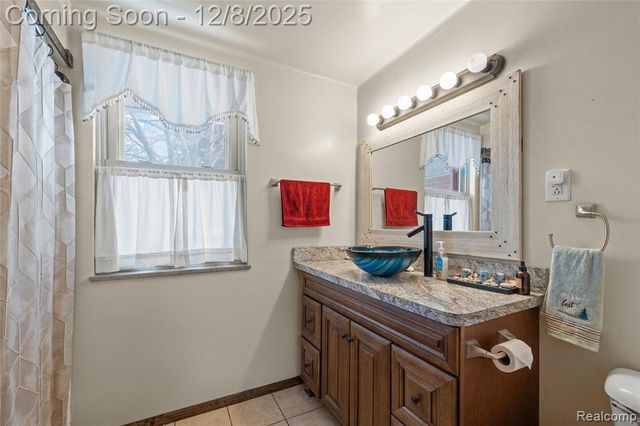 16000 S Huron River Drive, Romulus, MI 48174