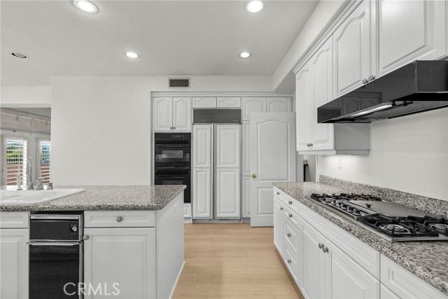 7630 Carmenita, West Hills (los Angeles), CA 91304