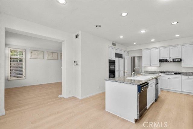 7630 Carmenita, West Hills (los Angeles), CA 91304