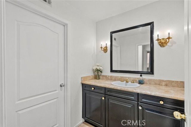 7630 Carmenita, West Hills (los Angeles), CA 91304