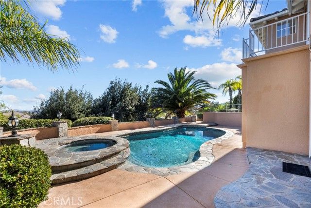 7630 Carmenita, West Hills (los Angeles), CA 91304