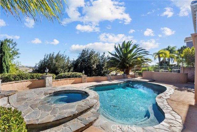 7630 Carmenita, West Hills (los Angeles), CA 91304