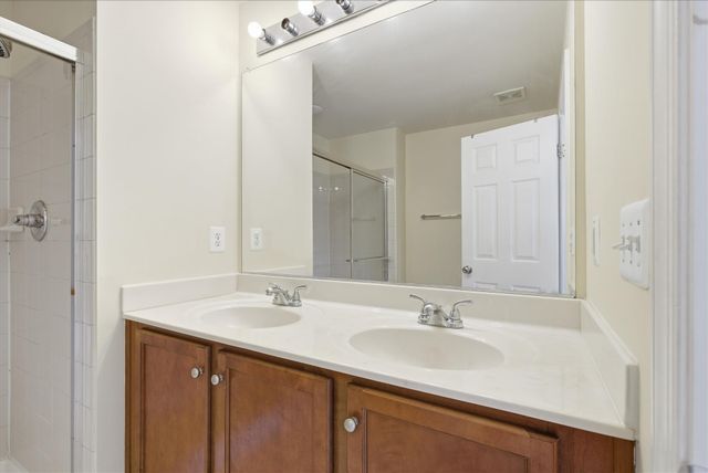 15704 JOHN DISKIN CIR, Woodbridge, VA 22191