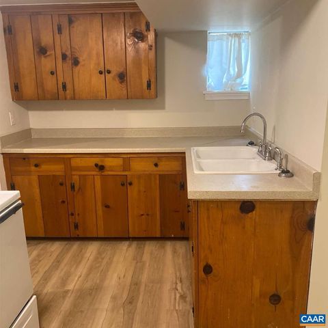 821 CABELL AVE, Charlottesville, VA 22903