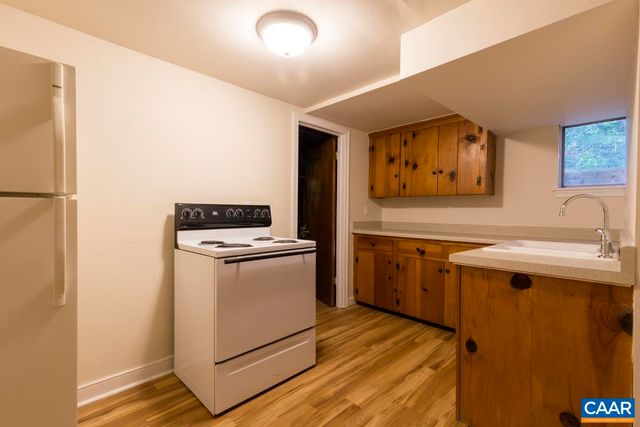 821 CABELL AVE, Charlottesville, VA 22903