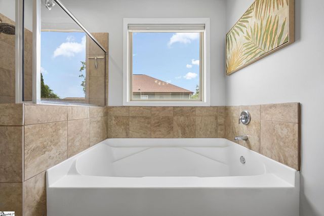 120 Sapphire Pointe Drive, Duncan, SC 29334