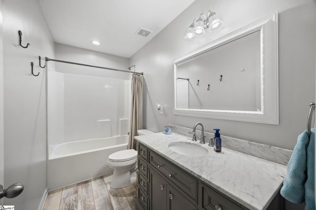 120 Sapphire Pointe Drive, Duncan, SC 29334