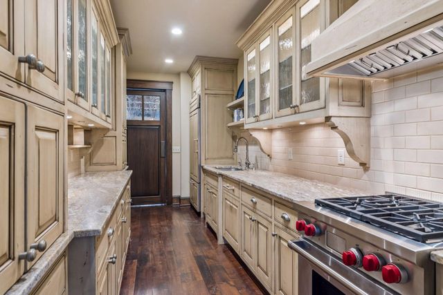 358 Ferndale Road S, Wayzata, MN 55391