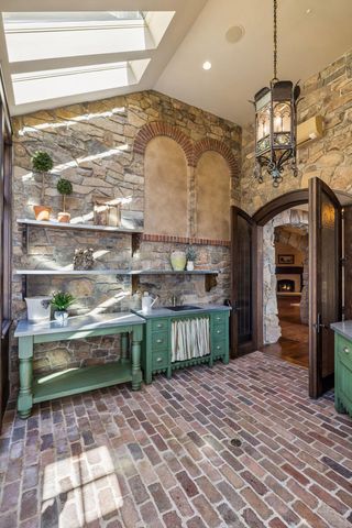 358 Ferndale Road S, Wayzata, MN 55391