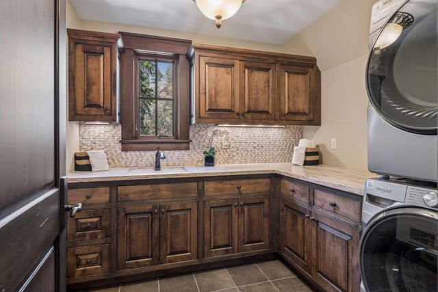 358 Ferndale Road S, Wayzata, MN 55391