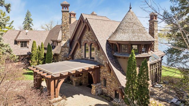 358 Ferndale Road S, Wayzata, MN 55391