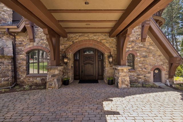 358 Ferndale Road S, Wayzata, MN 55391