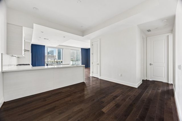 2047 Westcreek Lane 502, Houston, TX 77027