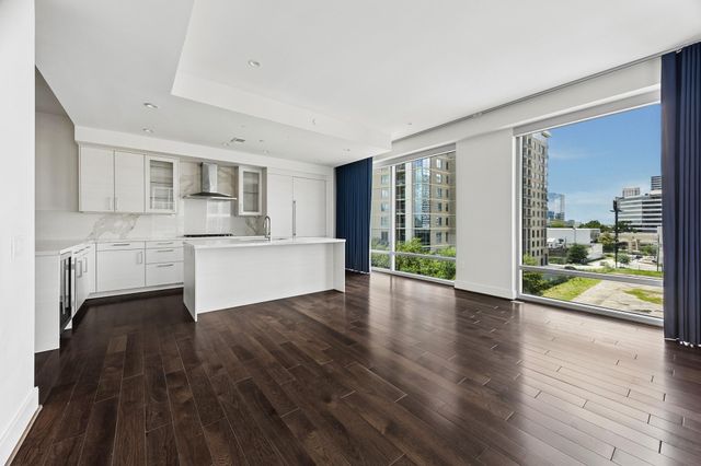2047 Westcreek Lane 502, Houston, TX 77027