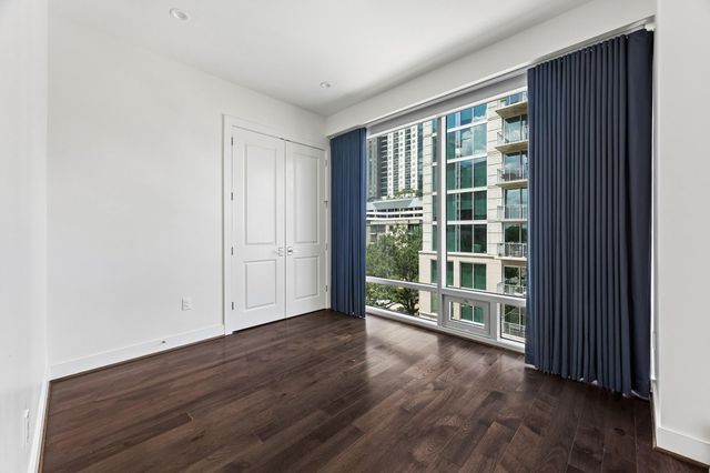 2047 Westcreek Lane 502, Houston, TX 77027