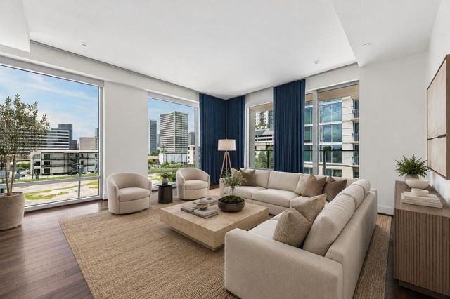 2047 Westcreek Lane 502, Houston, TX 77027
