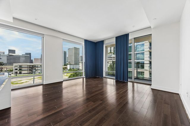2047 Westcreek Lane 502, Houston, TX 77027