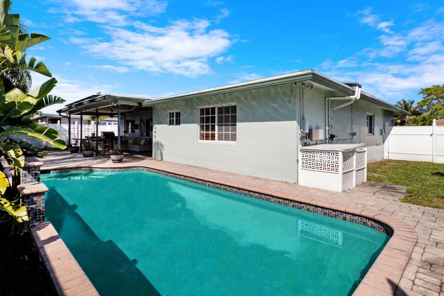 8017 NW 74th Terrace, Tamarac, FL 33321