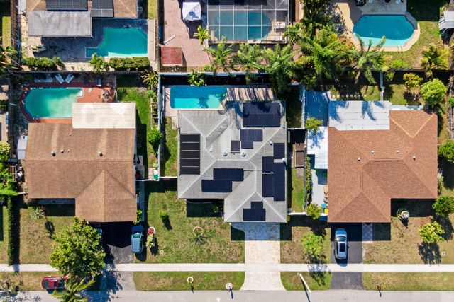 8017 NW 74th Terrace, Tamarac, FL 33321