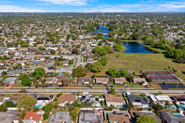 8017 NW 74th Terrace, Tamarac, FL 33321