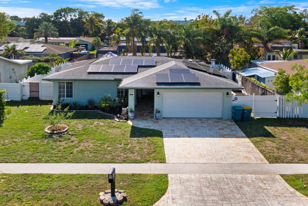 8017 NW 74th Terrace, Tamarac, FL 33321