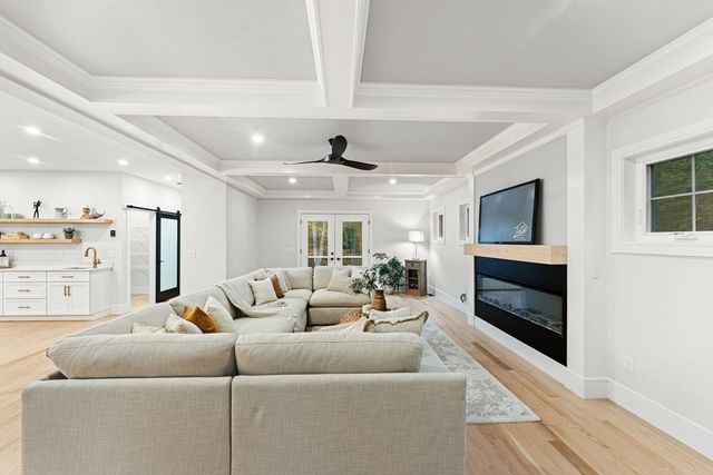 5 North Street, Upton, MA 01568