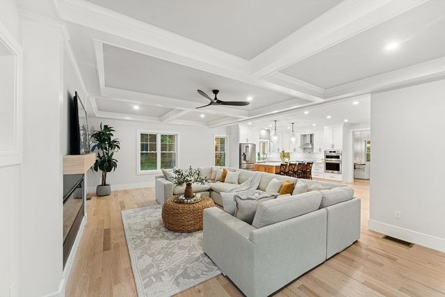 5 North Street, Upton, MA 01568