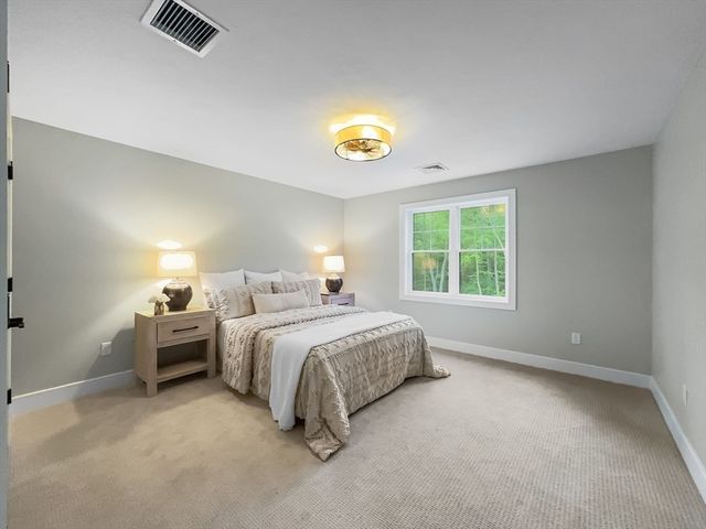 5 North Street, Upton, MA 01568