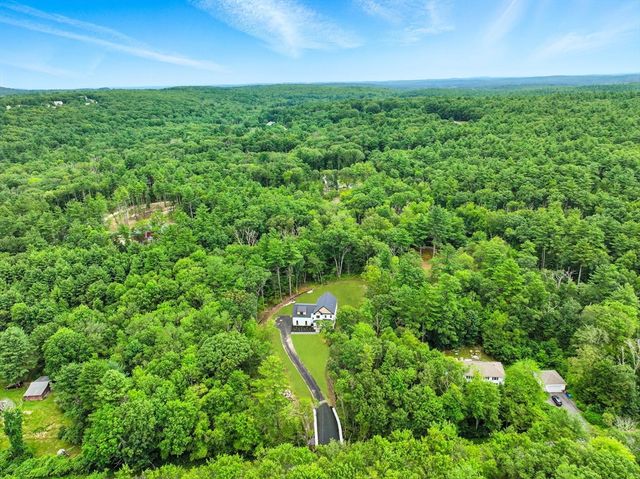 5 North Street, Upton, MA 01568
